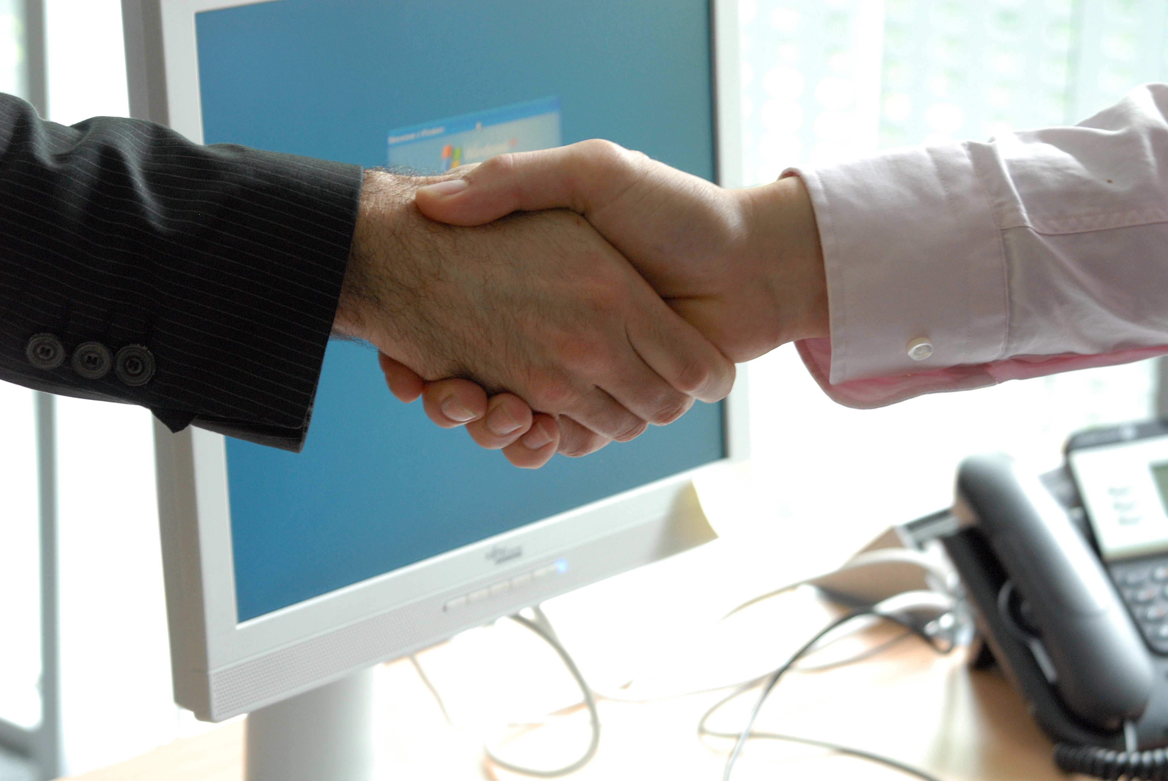 handshake-440959 Home